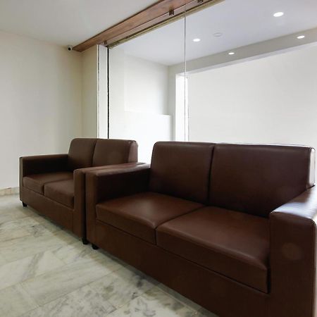 Capital O Sri Suprabhat Grand Near Kachiguda Railway Station Hyderabad Exterior photo