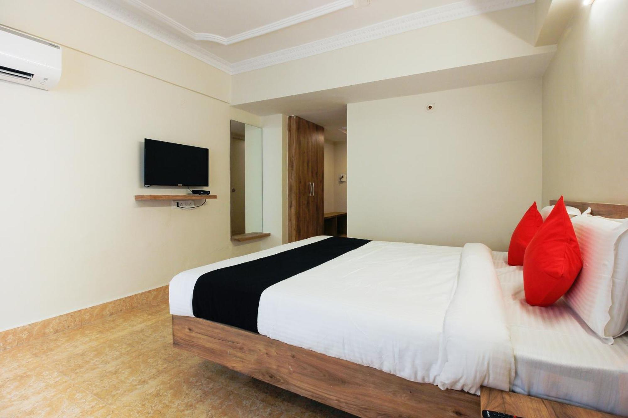 Capital O Sri Suprabhat Grand Near Kachiguda Railway Station Hyderabad Exterior photo