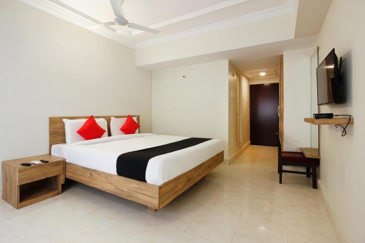 Capital O Sri Suprabhat Grand Near Kachiguda Railway Station Hyderabad Exterior photo